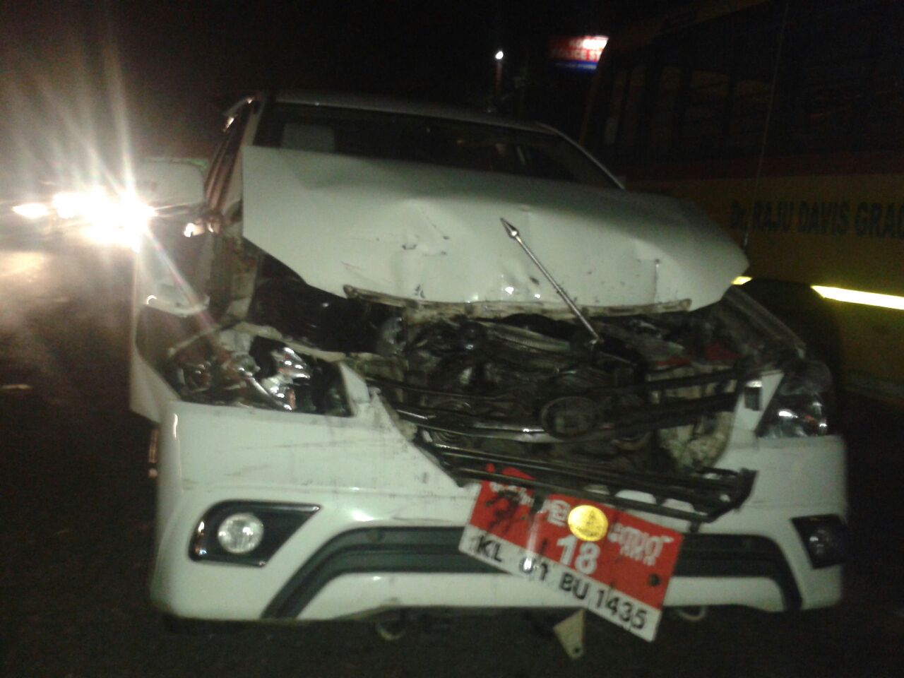 വിദ്യാഭ്യാസ മന്ത്രിയുടെ കാര്‍ രാത്രി അപകടത്തില്‍പെട്ടു; ആര്‍ക്കും പരിക്കില്ല